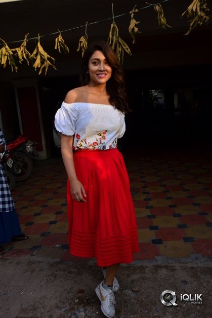 Shriya-Saran-Latest-Photos